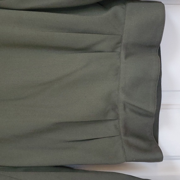 Short Blazer size 6. - Picture 5 of 6